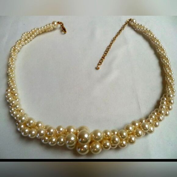 VINTAGE SIGNED RMN PEARL HELIX BEADED 21" - Picture 1 of 2